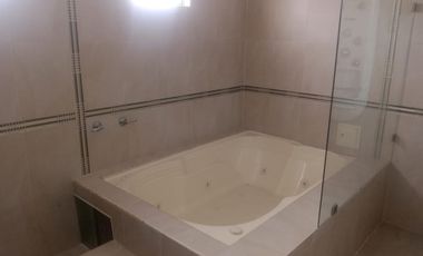 casa en arriendo/venta en el refugio. Cod A1092023