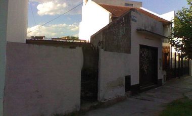 Lote  propio con vivienda y local ideal CONSTRUCTOR!!
