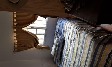 PH frente Chilavert de 3 ambientes con entrada de auto y patio al fondo con parrilla