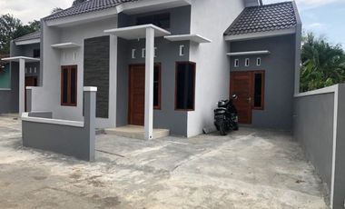 DIJUAL RUMAH MURAH DEKAT PASAR GODEAN