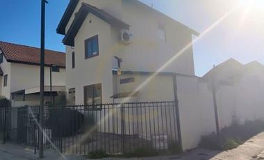 Venta Casa 5D y 3B Polo de Machalí.