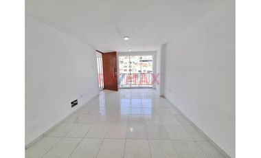 Se Vende Departamento Hermoso En San Juan De Lurigancho, Urb La Huayrona.
