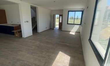 Casa a estrenar en Barrio Los Talas, Canning.