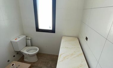 Casa a estrenar en Barrio Los Talas, Canning.