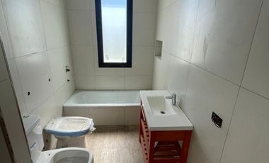 Casa a estrenar en Barrio Los Talas, Canning.