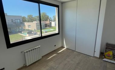 Casa a estrenar en Barrio Los Talas, Canning.