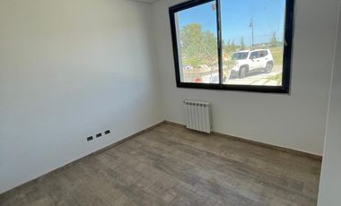 Casa a estrenar en Barrio Los Talas, Canning.