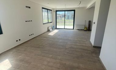 Casa a estrenar en Barrio Los Talas, Canning.