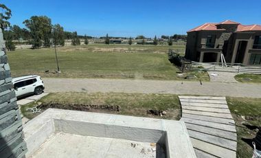 Casa a estrenar en Barrio Los Talas, Canning.