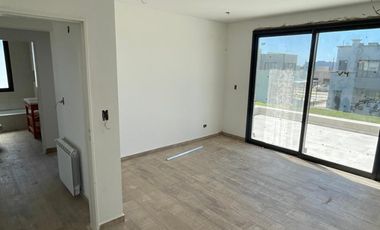 Casa a estrenar en Barrio Los Talas, Canning.