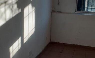 SE ALQUILAN TRES OFICINAS PARA USO COMERCIAL Y/O PROFESIONAL