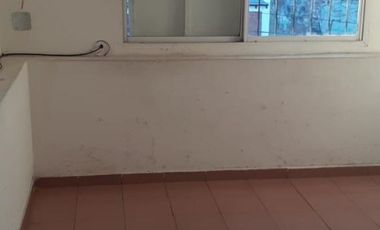 SE ALQUILAN TRES OFICINAS PARA USO COMERCIAL Y/O PROFESIONAL
