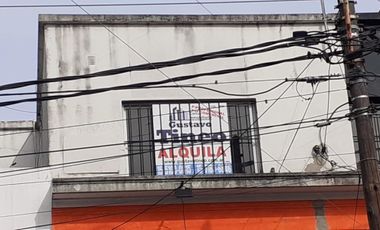 SE ALQUILAN TRES OFICINAS PARA USO COMERCIAL Y/O PROFESIONAL