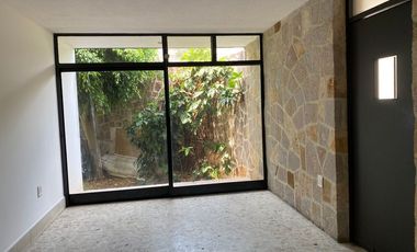 Casa En Venta En Chapultepec Norte – Excelente Ubicación En Esquina Amplia casa en venta en una de las zonas más céntricas y cotizadas de Morelia