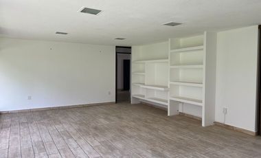 Casa En Venta En Chapultepec Norte – Excelente Ubicación En Esquina Amplia casa en venta en una de las zonas más céntricas y cotizadas de Morelia