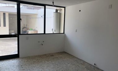 Casa En Venta En Chapultepec Norte – Excelente Ubicación En Esquina Amplia casa en venta en una de las zonas más céntricas y cotizadas de Morelia