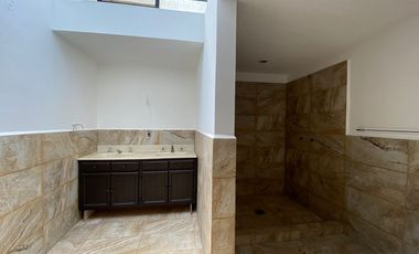 Casa En Venta En Chapultepec Norte – Excelente Ubicación En Esquina Amplia casa en venta en una de las zonas más céntricas y cotizadas de Morelia