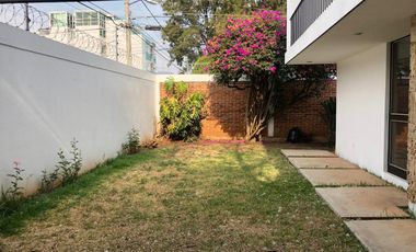 Casa En Venta En Chapultepec Norte – Excelente Ubicación En Esquina Amplia casa en venta en una de las zonas más céntricas y cotizadas de Morelia