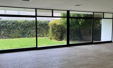 Casa En Venta En Chapultepec Norte – Excelente Ubicación En Esquina Amplia casa en venta en una de las zonas más céntricas y cotizadas de Morelia