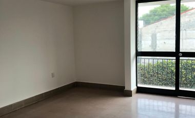 Casa En Venta En Chapultepec Norte – Excelente Ubicación En Esquina Amplia casa en venta en una de las zonas más céntricas y cotizadas de Morelia