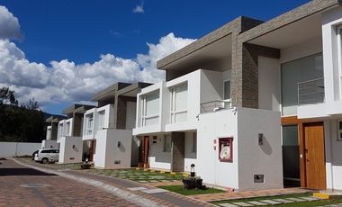 Venta de casa Sector Valle de los Chillos la Armenia 2 Veracruz II 250 M2