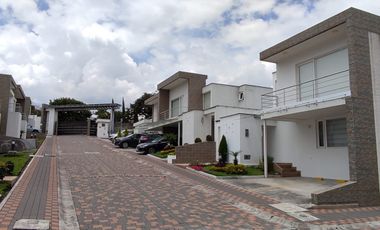 Venta de casa Sector Valle de los Chillos la Armenia 2 Veracruz II 250 M2