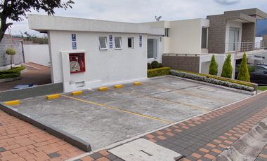 Venta de casa Sector Valle de los Chillos la Armenia 2 Veracruz II 250 M2