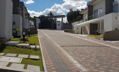Venta de casa Sector Valle de los Chillos la Armenia 2 Veracruz II 250 M2