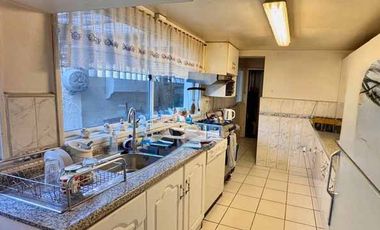 Casa sólida, 5 dorm. estar, 4 baños, terraza, patio, estac.