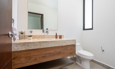 Casa al norte de la ciudad en Privada residencial, 3 habitaciones, Cholul