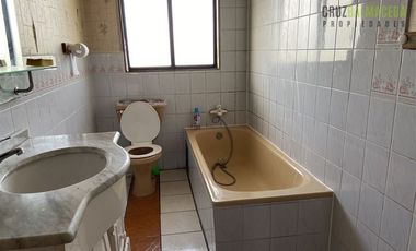 Local Comercial en Venta en Amplia Casa (4 niveles) con loc. comerciales en centro de Calbuco