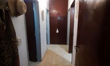 CASA EN VENTA EN ZONA SUR CON  4 DORMITORIOS + PILETA