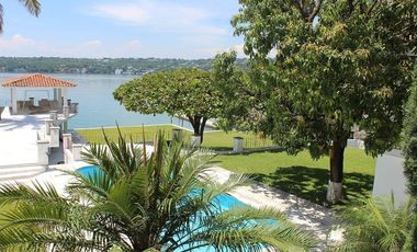 Casa en Venta en Tequesquitengo, Jojutla, Morelos