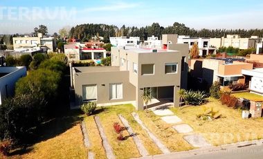 CASA VENTA CANNING BARRIO DON JOAQUIN