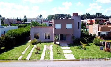 CASA VENTA CANNING BARRIO DON JOAQUIN