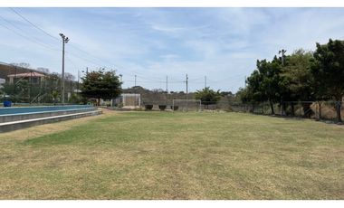 TERRENO EN URBANIZACIÓN ALTOS DE MANTA BEACH, SUR DE MANTA