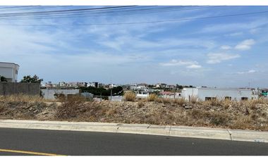 TERRENO EN URBANIZACIÓN ALTOS DE MANTA BEACH, SUR DE MANTA