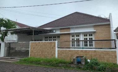 Rumah disewakan di Genteng, Surabaya