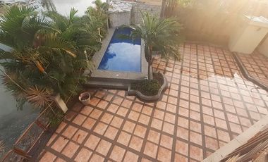 Venta de Casa en Samborondón de 3 dormitorios  Urb Fontana, frente al Lago