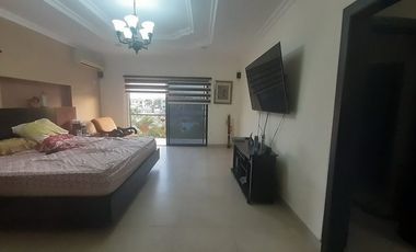 Venta de Casa en Samborondón de 3 dormitorios  Urb Fontana, frente al Lago