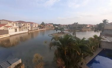 Venta de Casa en Samborondón de 3 dormitorios  Urb Fontana, frente al Lago
