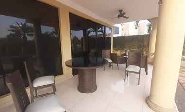 Venta de Casa en Samborondón de 3 dormitorios  Urb Fontana, frente al Lago