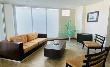 Exclusivo Penthouse de Primera Full Amoblado de 3 Dormitorios en el Malecón de Salinas con Garaje