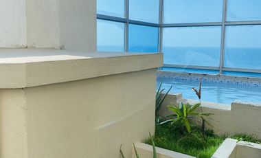 Exclusivo Penthouse de Primera Full Amoblado de 3 Dormitorios en el Malecón de Salinas con Garaje