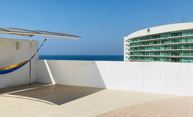 Exclusivo Penthouse de Primera Full Amoblado de 3 Dormitorios en el Malecón de Salinas con Garaje