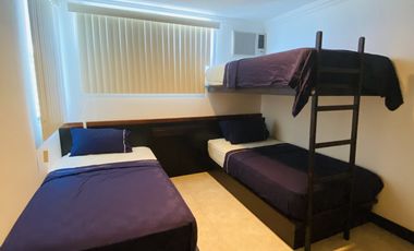 Exclusivo Penthouse de Primera Full Amoblado de 3 Dormitorios en el Malecón de Salinas con Garaje