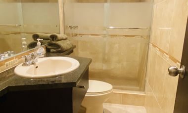 Exclusivo Penthouse de Primera Full Amoblado de 3 Dormitorios en el Malecón de Salinas con Garaje