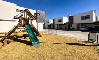 Moderna casa nueva en venta en Metepec con amenidad Externa.
