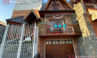 Casa 4 ambientes en venta en el centro de Castelar Norte