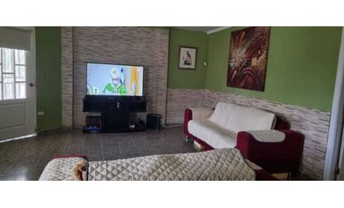SE VENDE CASA EN LAS CUMBRES